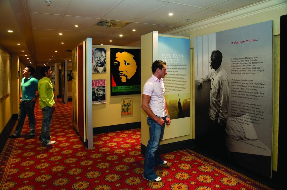 Mondior At Emperors Palace Kempton Park Buitenkant foto